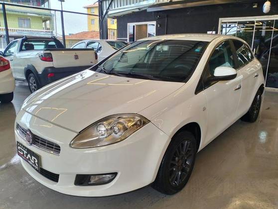FIAT BRAVO 1.8 ESSENCE 16V FLEX 4P MANUAL FIAT BRAVO 1.8 ESSENCE 16V FLEX 4P MANUAL